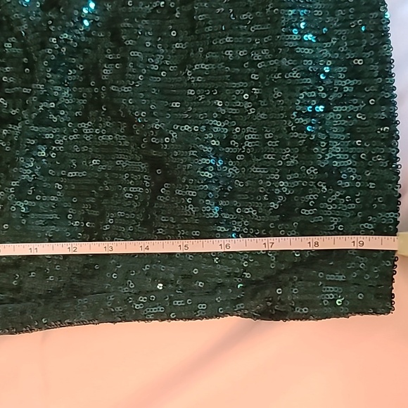 Belle Badgley Mischka emerald sequin dress, size 10 - Picture 6 of 11